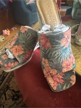 Coconuts by Matisse Tropical Floral Slide Mules in Green and Pink